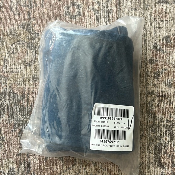 Madewell Tall Cali Demi-Boot Jeans in Smithley Wash NG812 T28 28 - Picture 7 of 7